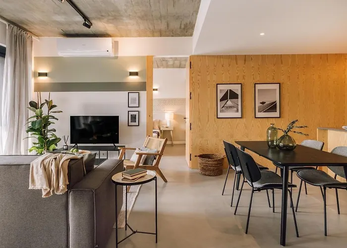 Vouga - 2 Bedrooms In Santo Antonio דירה ליסבון